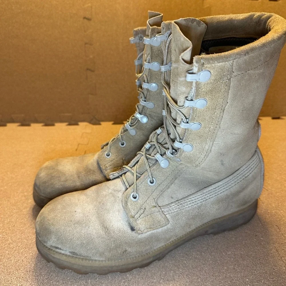 Belleville ICWT Combat Boots Mens 9.0 R Tan Gore-Tex Vibram Military Tactical